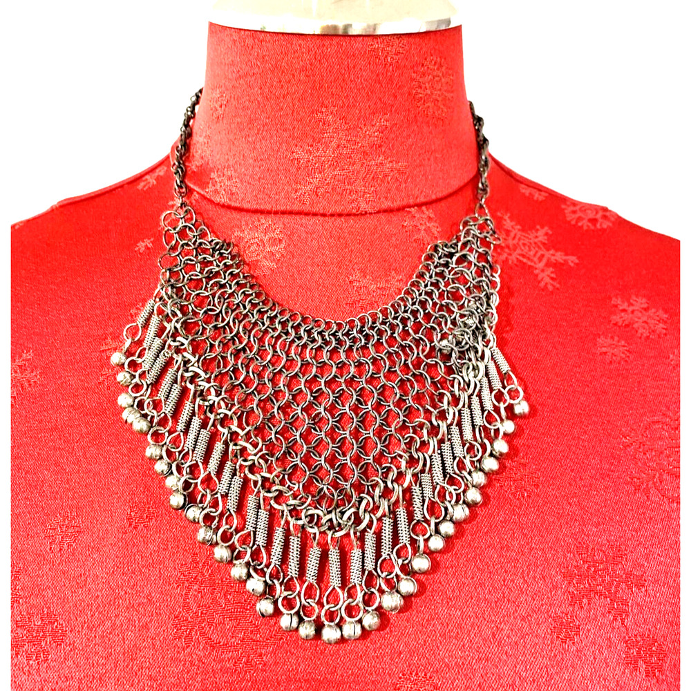 Vintage Chain Maile Bib Necklace Boho Beaded Silvertone Unique Movement Jingles